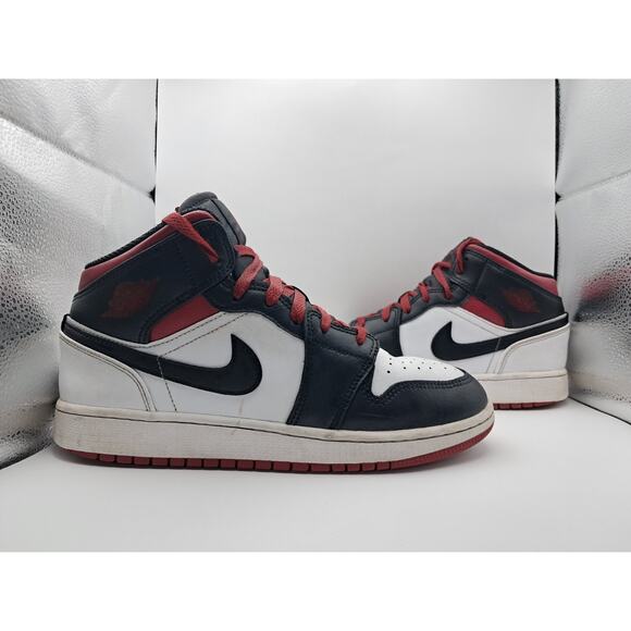 Size 6.5Y | 8W - Jordan 1 Mid Gym Red Black Toe (GS) - DQ8423-106 - Picture 1 of 9
